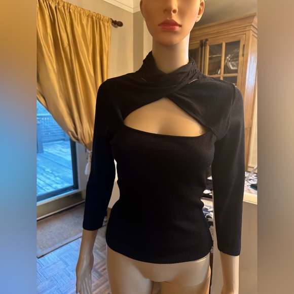 Great Black Karen Millen cutout sweater, size 2 (small-medium) - Picture 5 of 7